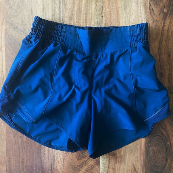 Size 4 Tall Lululemon Shorts - Picture 2 of 2